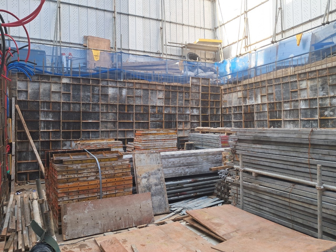 논현동 근린생활시설 지하1층 벽체 거푸집