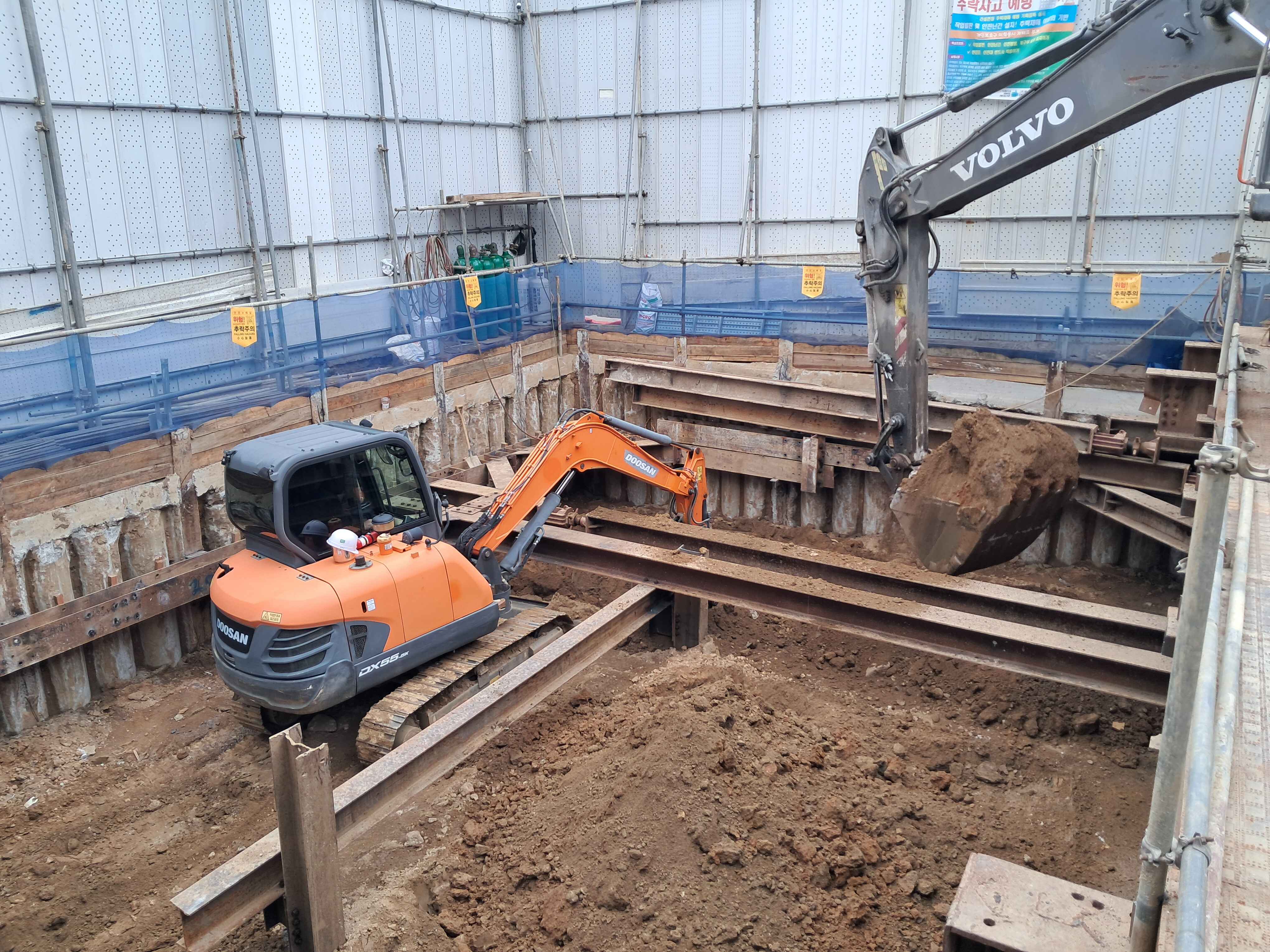 논현동 근린생활시설  착공