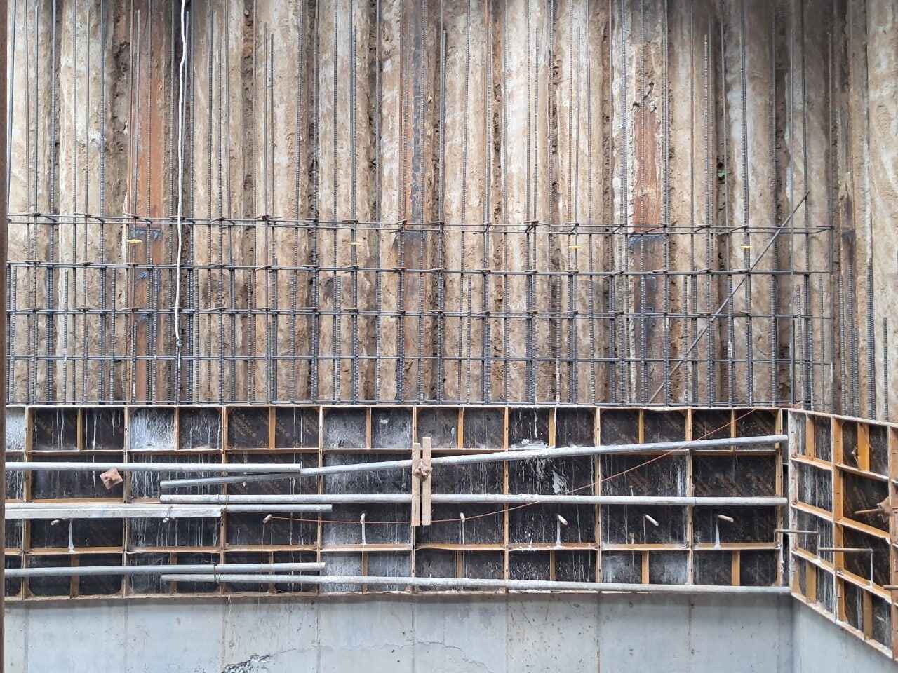 논현동 근린생활시설 지하2층 옹벽철근 가공 및 배근