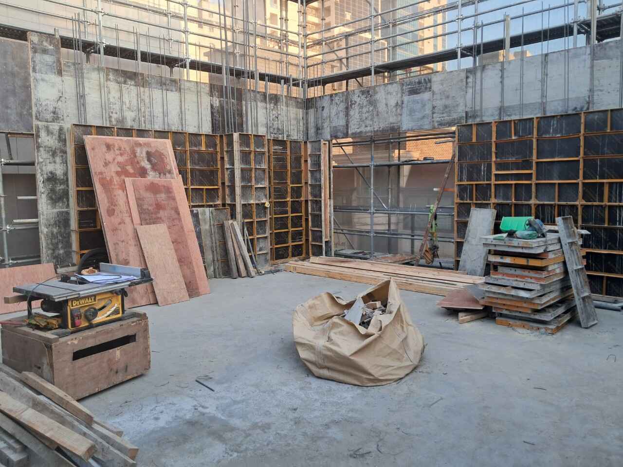 논현동 근린생활시설 4층 벽체 거푸집